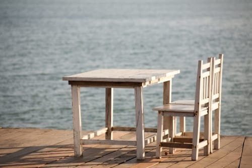 table chairs dock